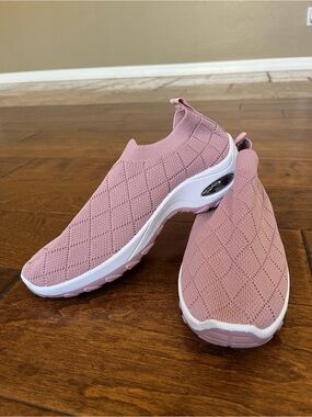 Women's Slip-On Knit Sneakers - Pink